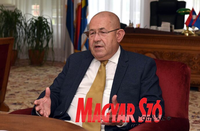 Pásztor István: Azt gondolom, hogy Szerbia ma fölkészültebb az uniós tagságra, mint ahogy azt a tárgyalási folyamat tükrözi (Fotó: Ótos András) Pásztor István: Azt gondolom, hogy Szerbia ma fölkészültebb az uniós tagságra, mint ahogy azt a tárgyalási folyamat tükrözi (Fotó: Ótos András)