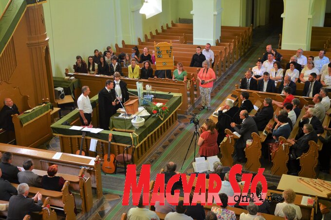 Öt testvérgyülekezet találkozója a pacséri református templomban (Kazinczy Paszterkó Diana felvétele) Öt testvérgyülekezet találkozója a pacséri református templomban (Kazinczy Paszterkó Diana felvétele)