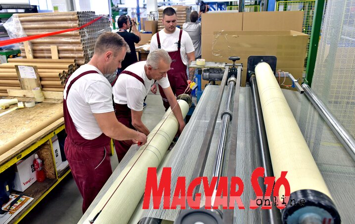 A Masterplast alkalmazottainak száma 122-ről 690-re növekedett, a vállalat most már 8 hektáron terül el, és logisztikai eszköztárát is sikerült kibővíteni (Fotó: Gergely Árpád) A Masterplast alkalmazottainak száma 122-ről 690-re növekedett, a vállalat most már 8 hektáron terül el, és logisztikai eszköztárát is sikerült kibővíteni (Fotó: Gergely Árpád)
