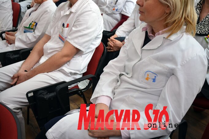 Legnagyobb arányban, 15 százalékkal az egészségügyi nővérek járandósága növekedett (Dávid Csilla illusztrációja) Legnagyobb arányban, 15 százalékkal az egészségügyi nővérek járandósága növekedett (Dávid Csilla illusztrációja)