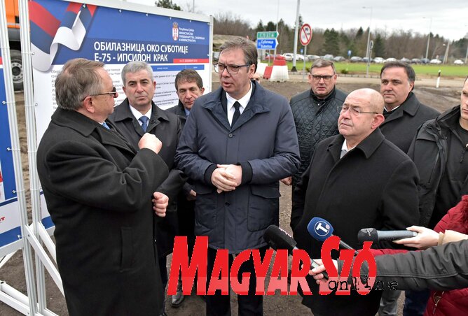 Vučić a megnyitó során közölte, az egyik következő nagy beruházás a Zombor–Kúla–Szenttamás–Óbecse–Törökbecse–Nagykikinda gyorsforgalmi út kiépítése lesz (Fotó: Gergely Árpád) Vučić a megnyitó során közölte, az egyik következő nagy beruházás a Zombor–Kúla–Szenttamás–Óbecse–Törökbecse–Nagykikinda gyorsforgalmi út kiépítése lesz (Fotó: Gergely Árpád)
