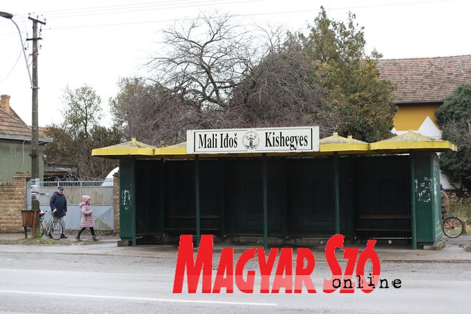 Ismét el lehet jutni busszal Kishegyes községből Szegedre (Lakatos János felvétele) Ismét el lehet jutni busszal Kishegyes községből Szegedre (Lakatos János felvétele)