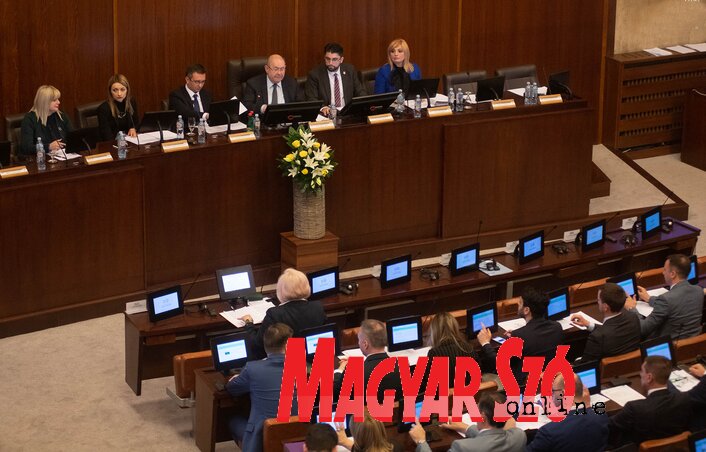 Immár Vajdaságban is a köztársasági választási feltételek vannak érvényben (Ótos András felvétele) Immár Vajdaságban is a köztársasági választási feltételek vannak érvényben (Ótos András felvétele)