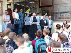 Tanévkezdés iskola iskolatáska