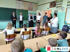 Tanévkezdés iskola iskolatáska