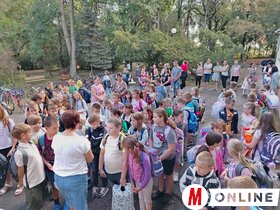 Tanévkezdés iskola iskolatáska