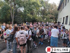 Tanévkezdés iskola iskolatáska