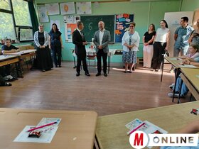 Tanévkezdés iskola iskolatáska
