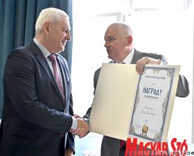 Dr. Bálint Bélát  Életműdíjjal tüntették ki (Ótos András felvétele)