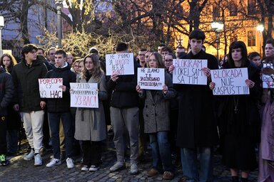 A diákok a tiltakozó hallgatókat is támogatásukról biztosították (Fotó: Beta)