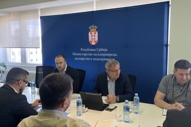 A tejtermelők a miniszterrel ( A mezőgazdasági minisztérium felvétele)