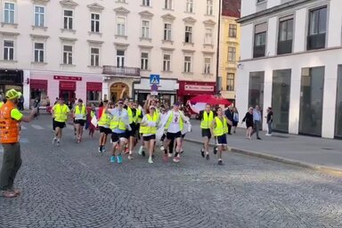 Az egyetemisták a mai nap folyamán 92 kilométeres távot tettek meg (Fotó: Screenshot/@@alexxsegedI/X)
