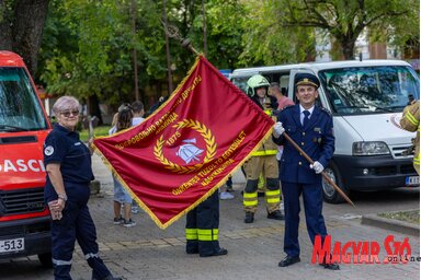 A nagykikindai Önkéntes Tűzoltó-egyesület zászlója (Vidács Hajnalka felvétele)