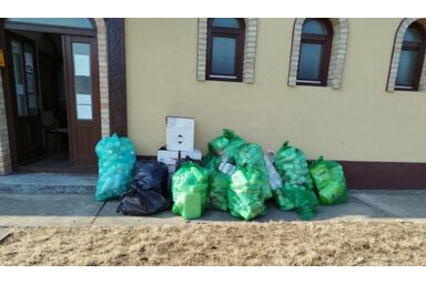 Az idén is gyűjtik a vegyszeres flakonokat (Törköly Tünde felvétele)