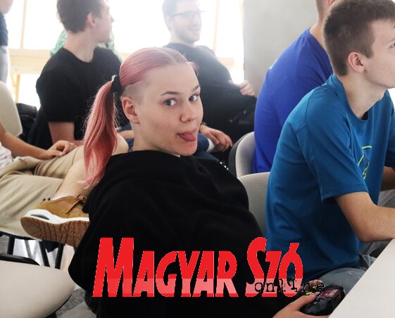 Még hogy a videójáték csak fiúknak való... (Fotó: Rapos Emma felvétele) Még hogy a videójáték csak fiúknak való... (Fotó: Rapos Emma felvétele)