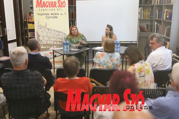 Erdődi Edvina igazgatónőt Gulyás Réka újságíró kérdezte (Lakatos János felvétele) Erdődi Edvina igazgatónőt Gulyás Réka újságíró kérdezte (Lakatos János felvétele)