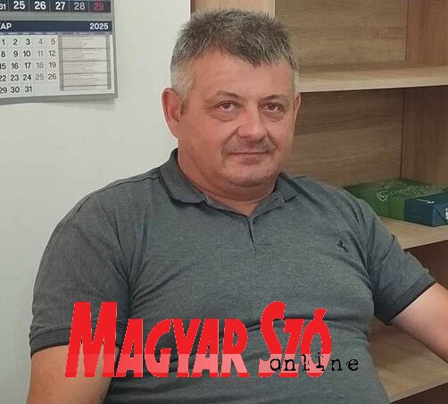 Szerda Tibor Pecesoron nőtt fel, jól ismeri a kis települést és a helyi lakosokat is (Kancsár Izabella felvétele) Szerda Tibor Pecesoron nőtt fel, jól ismeri a kis települést és a helyi lakosokat is (Kancsár Izabella felvétele)