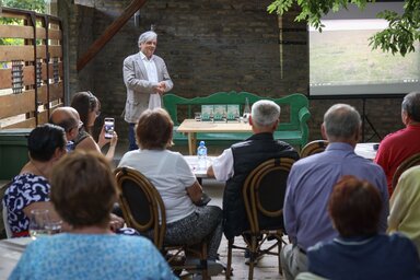 Ilija Tucić Vajdaság titkát próbálta leleplezni az érdeklődőknek (Lakatos János)