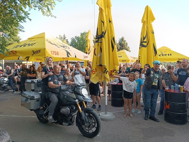 Zoran Cvetković és párja részt vett a motoros ügyességi versenyen (Kazinczy Paszterkó Diana) Zoran Cvetković és párja részt vett a motoros ügyességi versenyen (Kazinczy Paszterkó Diana)