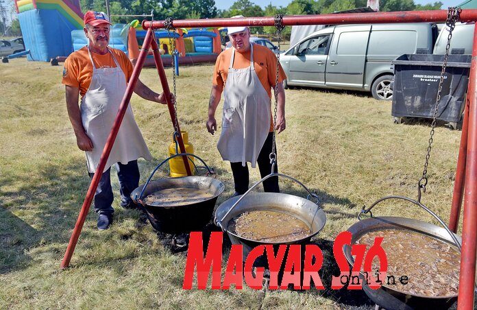 A birkapaprikás illata messzire szállt (Gergely Árpád felvétele) A birkapaprikás illata messzire szállt (Gergely Árpád felvétele)