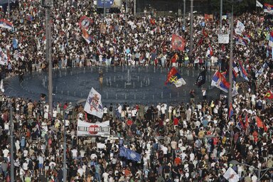 A rendőrség becslései szerint a március 15-i megmozduláson háromszor ennyien vettek részt (Fotó: Beta)