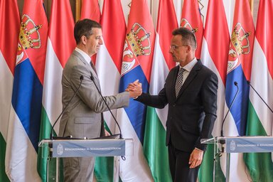 A magyar külgazdasági és külügyminiszter szerint Brüsszel ma már nem riad vissza az egyre durvább eszközök használatától sem a térségben (Fotó: MTI)