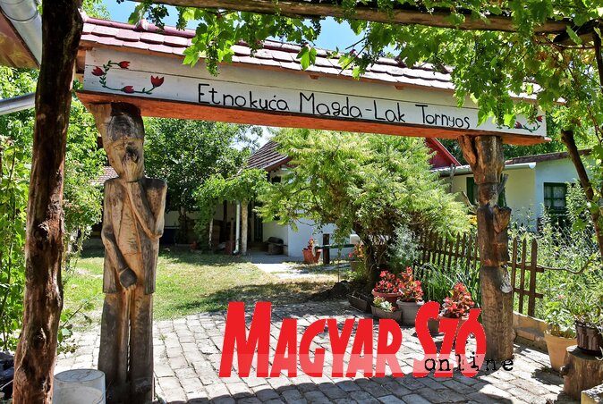 A biciklitúra után a Magda-Lakban pihentek meg a táborozók (Gergely Árpád felvétele) A biciklitúra után a Magda-Lakban pihentek meg a táborozók (Gergely Árpád felvétele)