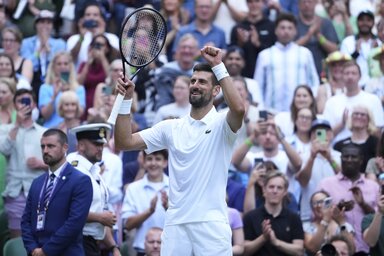 Novak Đoković a 100. wimbledoni győzelmét ünnepelte (Fotó: Beta/AP)