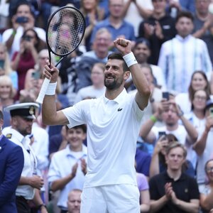 Novak Đoković a 100. wimbledoni győzelmét ünnepelte (Fotó: Beta/AP)