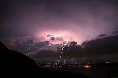 A horvát fővárosban a szél fákat csavart ki, tetőket tépett le (Fotó: pixabay.com)