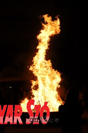 Nincs Dombos Fest tábortűz nélkül (Lakatos János felvétele) Nincs Dombos Fest tábortűz nélkül (Lakatos János felvétele)