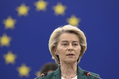 A bizalmatlansági indítvány elfogadása esetén Ursula von der Leyen mellett az Európai Bizottság teljes biztosi testülete lemondásra kényszerült volna (Fotó: Beta/AP)