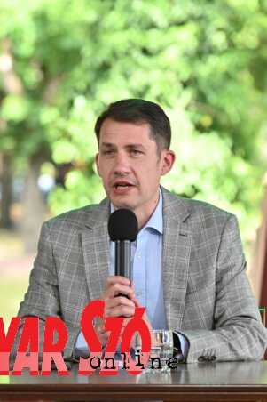 Dr. Pásztor Bálint (Fotó: Ótos András felvétele) Dr. Pásztor Bálint (Fotó: Ótos András felvétele)