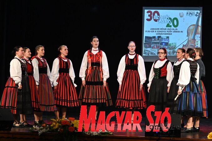 A Szajkó énekcsoport jelenlegi felállásában (Ótos András felvétele)