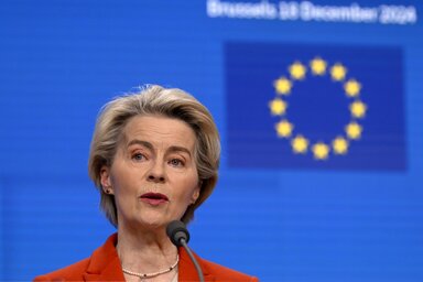 Ursula von der Leyen arra reagált, hogy Donald Trump amerikai elnök 30 százalékos vámot vetett ki az Európai Unióból és Mexikóból érkező importtermékekre (Fotó: MTI)