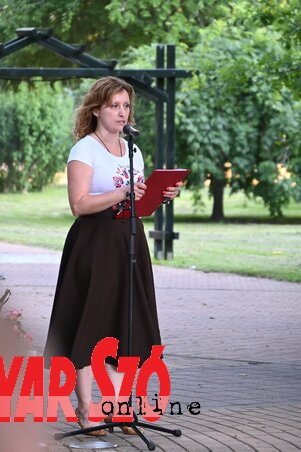 Kúla múltját és jelenét Hugyik Karolina ismertette a szarvasi közönséggel (Fotó: Paraczky László) Kúla múltját és jelenét Hugyik Karolina ismertette a szarvasi közönséggel (Fotó: Paraczky László)