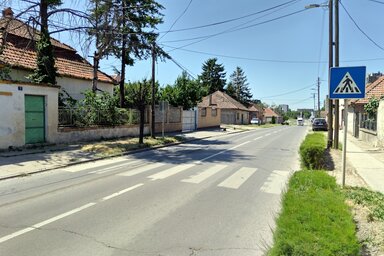 A Bajnát utca a régi déli sánc nyomvonalát követi / Patyi Szilárd felvétele