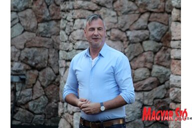 Pindroch Csaba a Segítség, megnősültem! című előadásban (Fotó: Benedek Miklós)