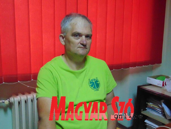 Balázs Dezső, a tóbai helyi közösség
tanácsának elnöke (Fotó: Vidács Hajnalka felvétele) Balázs Dezső, a tóbai helyi közösség
tanácsának elnöke (Fotó: Vidács Hajnalka felvétele)