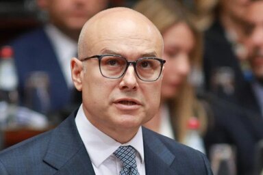 A pártelnök szerint a tiltakozók terve az volt, hogy az ott tartózkodó párttagokat élve elégessék (Fotó: Beta)