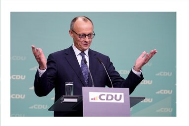 A kancellár szerint minél előbb tartani kellene egy háromoldalú találkozót Putyin, Trump és Volodimir Zelenszkij ukrán elnök között a békeszerződés megkötése érdekében (Fotó: Beta/AP)