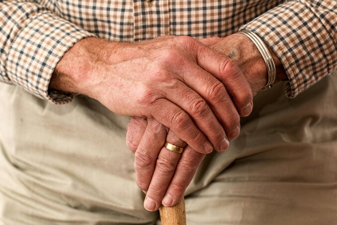 A WHO szerint 2030-ra minden hatodik ember 60 évesnél idősebb lesz, 2050-re pedig a 80 év felettiek száma a háromszorosára nő (Fotó: Pixabay) A WHO szerint 2030-ra minden hatodik ember 60 évesnél idősebb lesz, 2050-re pedig a 80 év felettiek száma a háromszorosára nő (Fotó: Pixabay)