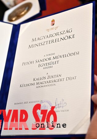Díszoklevél is jár az elismeréssel (Fotó: Ótos András felvétele) Díszoklevél is jár az elismeréssel (Fotó: Ótos András felvétele)