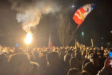 Az incidens során könnygázt is bevetett a rendőrség (Fotó: 021.rs)