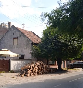 Az új lakók azonban nagyon nem szeretik a füstöt, nem tűrik meg azokat, akik fával, szénnel tüzelnek (Fotó: Szeli Balázs felvétele)