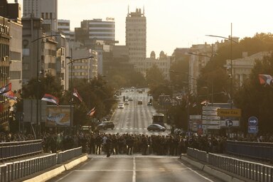 A tiltakozáson először vettek részt ügyvédek megkülönböztető mellényben (Fotó: Beta/Illusztráció)