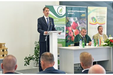 Dr. Pásztor Bálint: a MATE Konzultációs Központja a vajdasági magyar közösség egyik legfontosabb intézménye / Fotó: Gergely Árpád