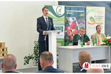 Dr. Pásztor Bálint: a MATE Konzultációs Központja a vajdasági magyar közösség egyik legfontosabb intézménye / Fotó: Gergely Árpád