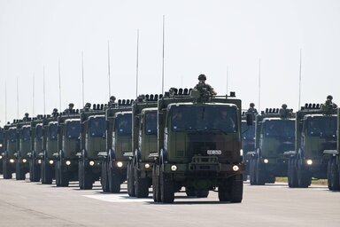 A díszszemle területére járművekkel nem lehet behajtani, a bejáratoknál ellenőrző pontok lesznek felállítva, ahol a látogatókat átvizsgálják (Fotó: Beta)