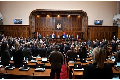 A képviselőház ma 47 napirendi ponttal folytatja az őszi ülésszakot. (Kép: Beta / Peđa Vučković)